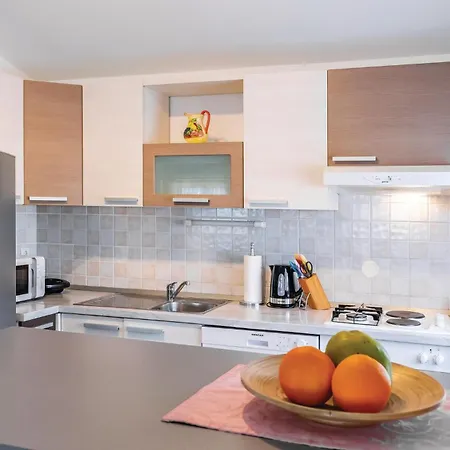 Semesterbostad Lovely Home In Krnica *