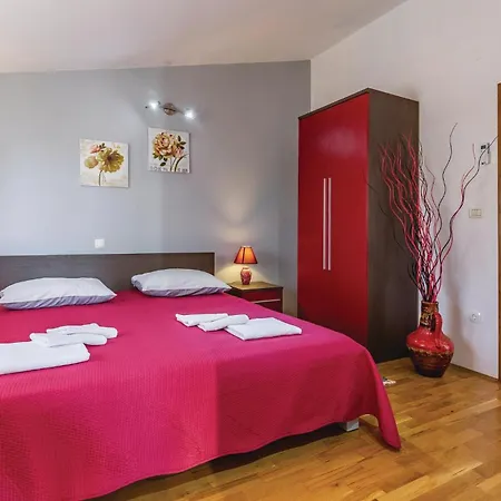 Lovely Home In Krnica Semesterbostad