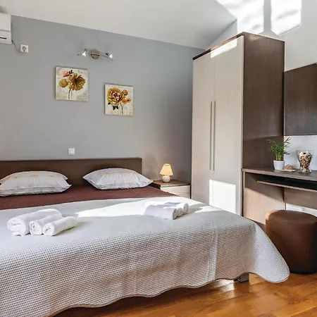Lovely Home In Krnica * Krnica