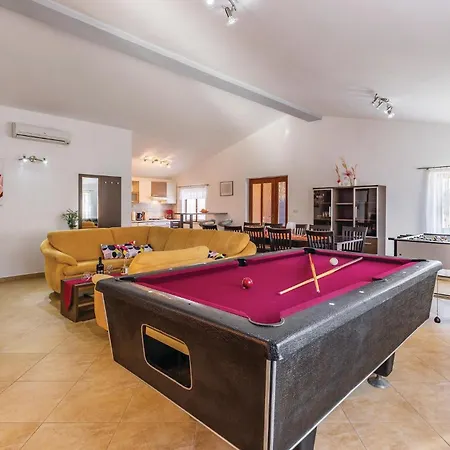 Lovely Home In Krnica * Krnica