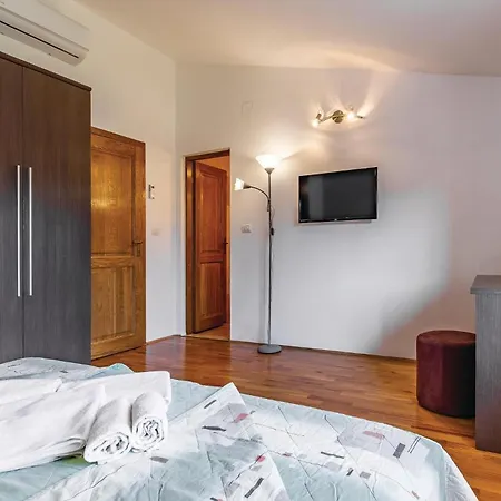Lovely Home In Krnica Krnica