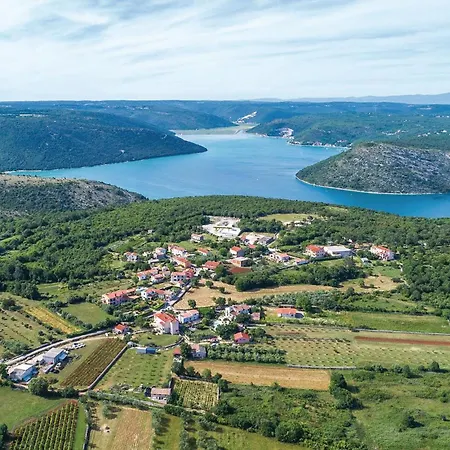 Lovely Home In Krnica Semesterbostad